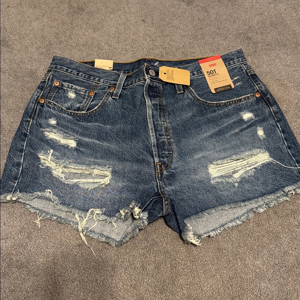 NWT Levi's Distressed Denim Shorts